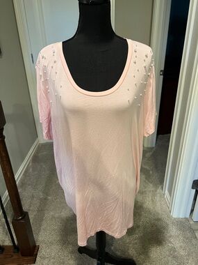 Hannah Light Pink Short Sleeve Tee with Pearl Accent 2X